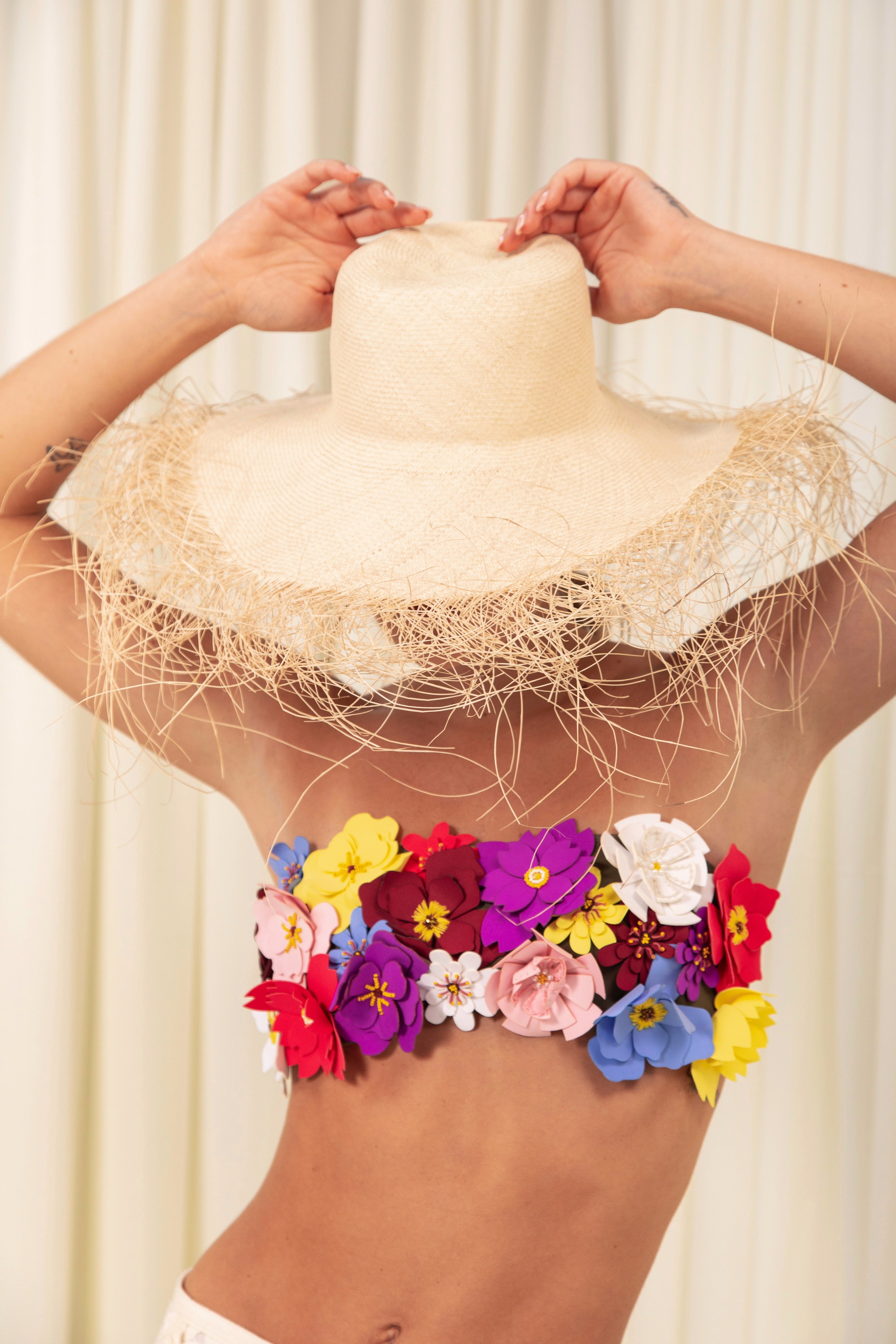 LE BOUQUET HANDPICKED FLOWER TOP